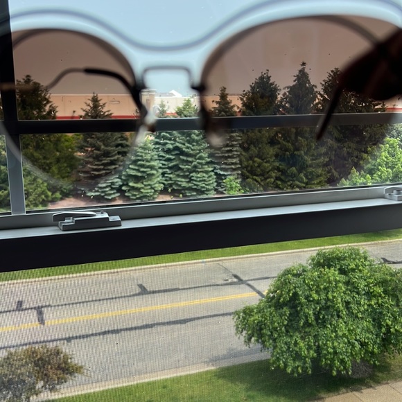 Sunglasses - Picture 5 of 6